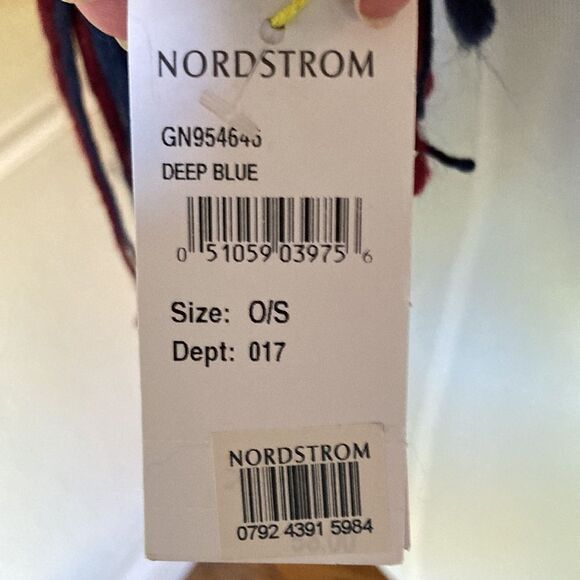 BCBGeneration New Fringe Neck 🧣 - Picture 5 of 13